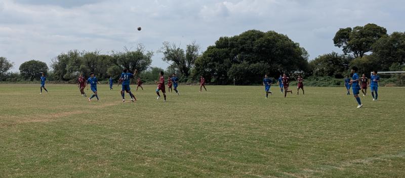 人工芝・天然芝で試合をしました
